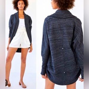 Aritzia Wilfred Diderot Open Front Cocoon Cardigan size MEDIUM in charcoal